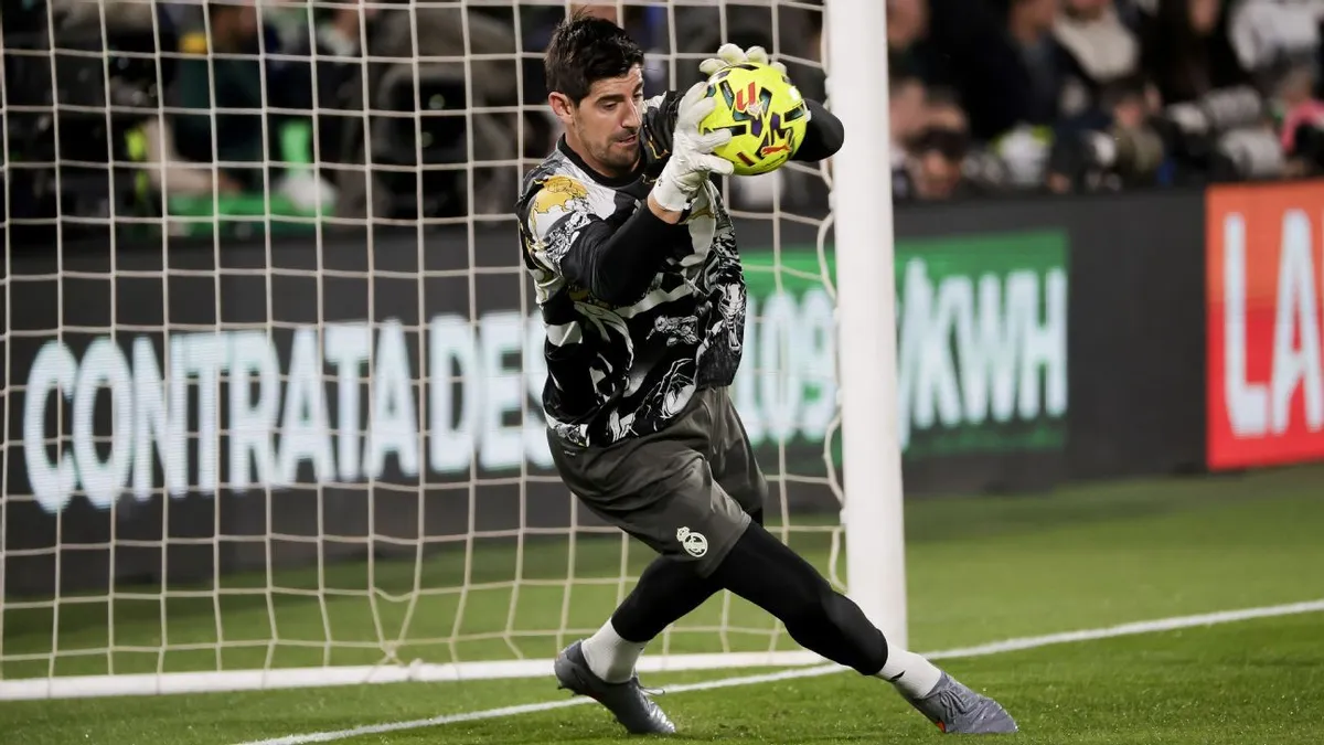 Thibaut Courtois Reaches Out to Antonín Kinsky After Champions League Struggles