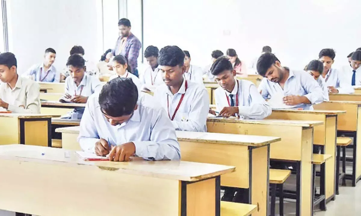 Karnataka SSLC Examination Introduces Grading System for Third Language Subjects