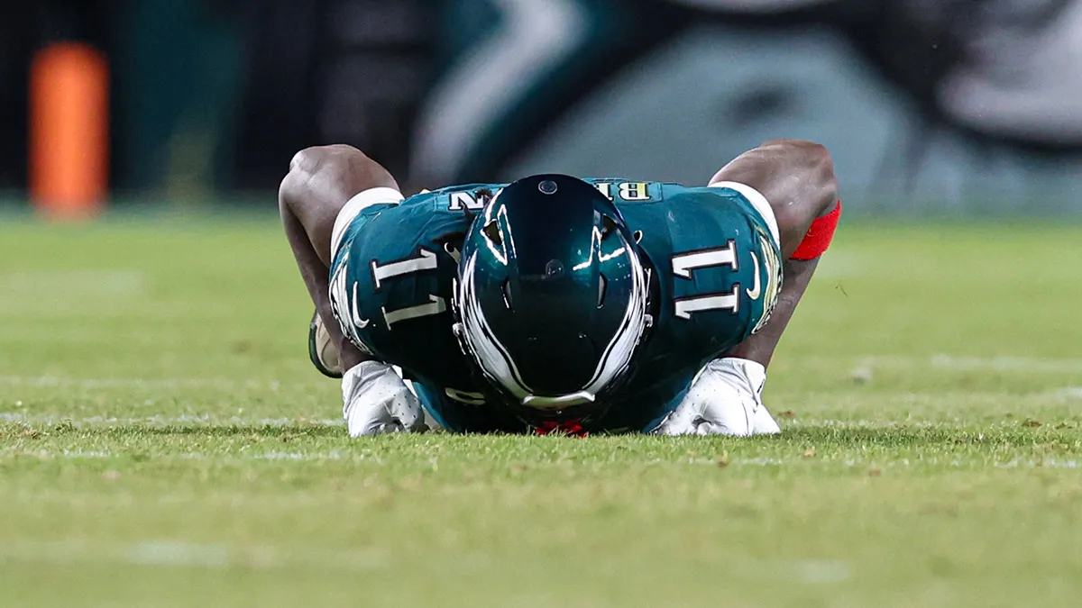 Tom Curran Reports on A.J. Brown’s Trade Rumors Amid Knee Concerns