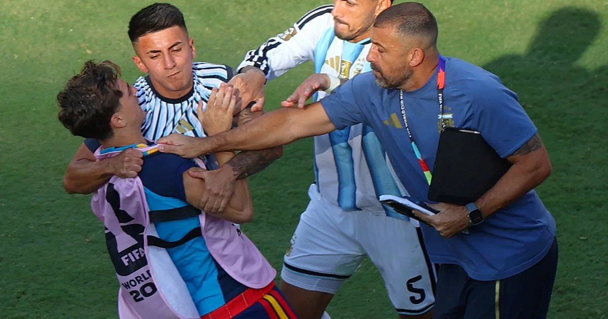 New York New Jersey Stadium incidents after World Cup final draw criticism from Spain coach