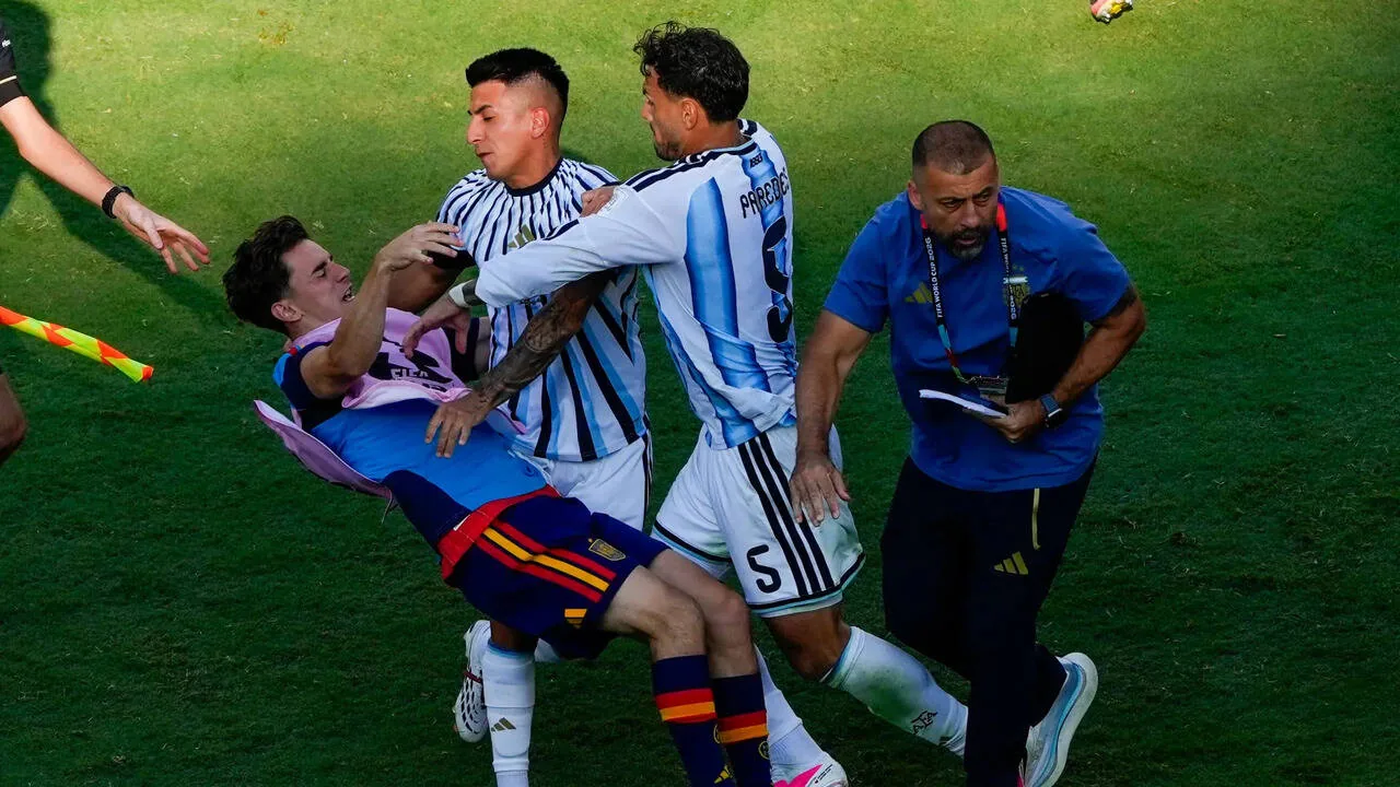Gavi believes Leandro Paredes should not be suspended following World Cup final confrontation