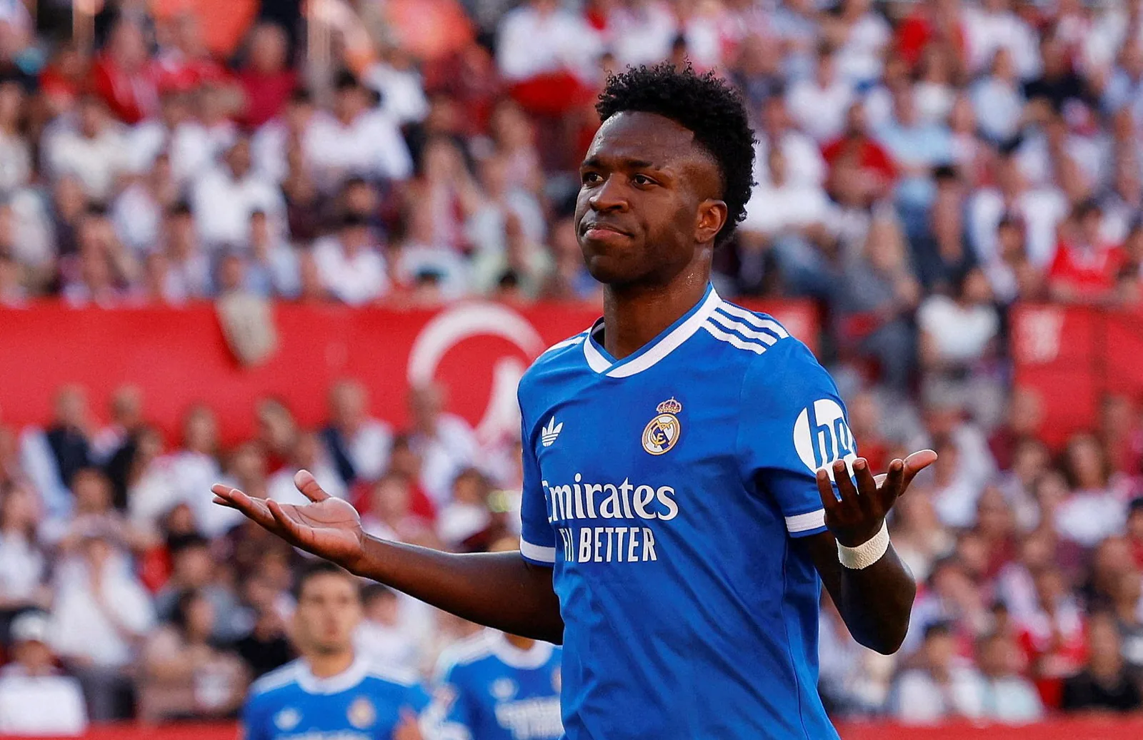 Madrid make improved contract offer to Vinicius Junior amid Arsenal interest