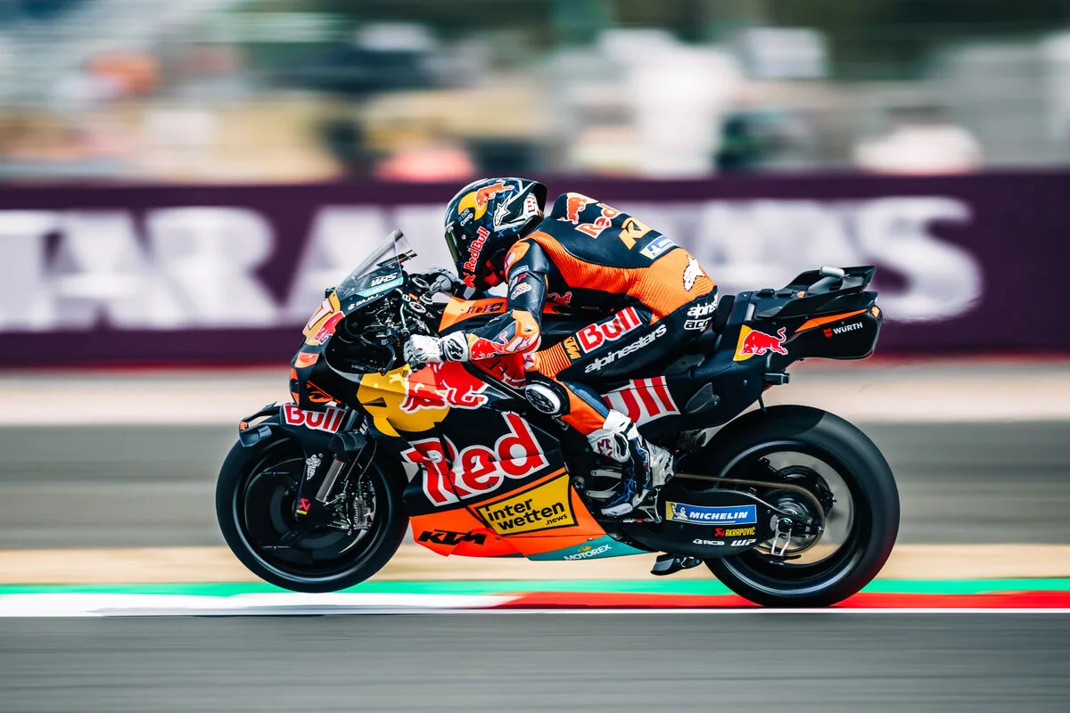 Silverstone MotoGP sees Raul Fernandez lead Aprilia 1-2-3 finish